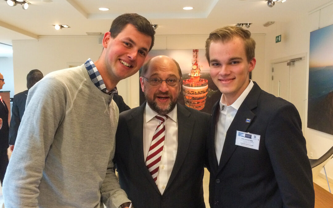 Holzwickede beim Europäischen Jugendkongress in Brüssel